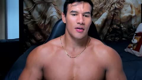 Snapshot of oliver_tommy chatting on 11-13-25, 01:15 oliver_tommy online show from 11-13-25, 01:15