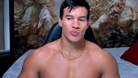 Snapshot of oliver_tommy chatting on 11-17-25, 01:44 oliver_tommy online show from 11-17-25, 01:44