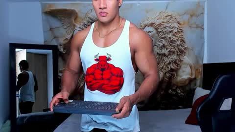 Snapshot of oliver_tommy chatting on 11-18-25, 02:32 oliver_tommy online show from 11-18-25, 02:32