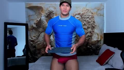 Snapshot of oliver_tommy chatting on 12-02-25, 12:10 oliver_tommy online show from 12-02-25, 12:10