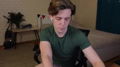 Snapshot of oliver_travis chatting on 02-22-25, 12:27 Oliver Evans online show from 02-22-25, 12:27