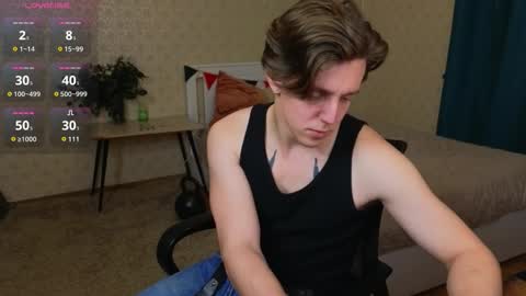 Snapshot of oliver_travis chatting on 09-15-25, 01:49 Oliver Evans online show from 09-15-25, 01:49