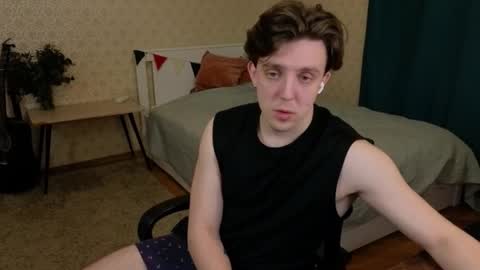 Snapshot of oliver_travis chatting on 12-14-25, 04:40 Oliver Evans online show from 12-14-25, 04:40