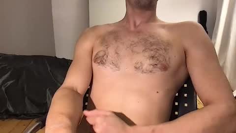 Snapshot of oliverbisbis1 chatting on 10-02-25, 11:34 oliverbisbis1 online show from 10-02-25, 11:34