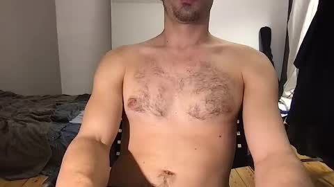 Snapshot of oliverbisbis1 chatting on 10-04-25, 12:08 oliverbisbis1 online show from 10-04-25, 12:08