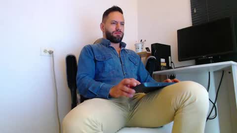 oliver online show from 04-09-26, 02:00