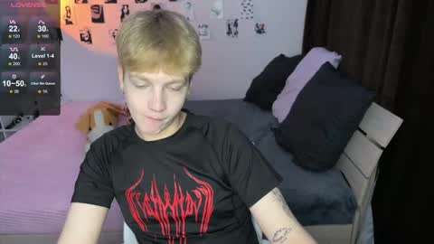 Snapshot of olivertasty chatting on 09-12-25, 05:35 oliver online show from 09-12-25, 05:35