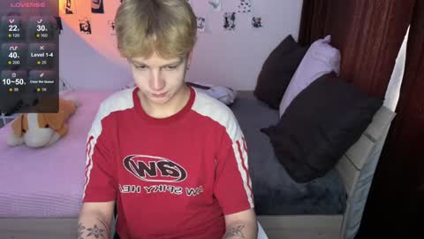 Snapshot of olivertasty chatting on 09-14-25, 04:44 oliver online show from 09-14-25, 04:44