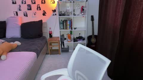 Snapshot of olivertasty chatting on 09-29-25, 10:31 oliver online show from 09-29-25, 10:31