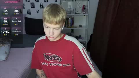 Snapshot of olivertasty chatting on 10-03-25, 12:46 oliver online show from 10-03-25, 12:46