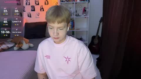 Snapshot of olivertasty chatting on 10-04-25, 12:25 oliver online show from 10-04-25, 12:25