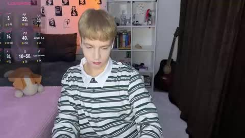 Snapshot of olivertasty chatting on 10-05-25, 02:37 oliver online show from 10-05-25, 02:37