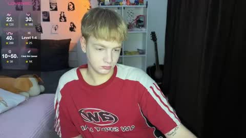 Snapshot of olivertasty chatting on 10-14-25, 04:52 oliver online show from 10-14-25, 04:52