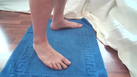 oliverthomsen2 online show from 01-25-25, 08:42