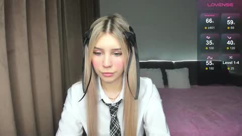 Snapshot of olivia1taylor chatting on 12-05-25, 06:11 Olivia online show from 12-05-25, 06:11