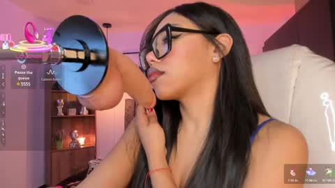 Snapshot of olivia__ds chatting on 02-21-25, 04:18 Olivia online show from 02-21-25, 04:18