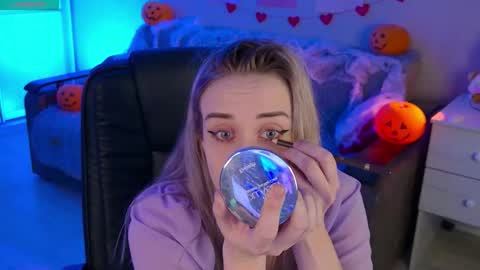 olivia_daze online show from 11-03-25, 07:37