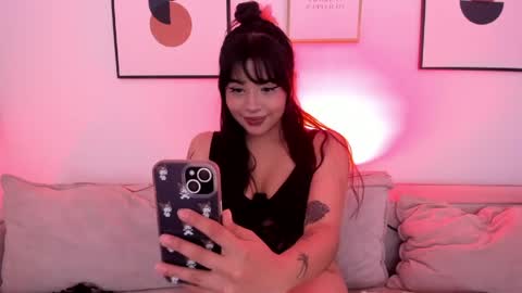 olivia_dluxe online show from 04-18-26, 08:53