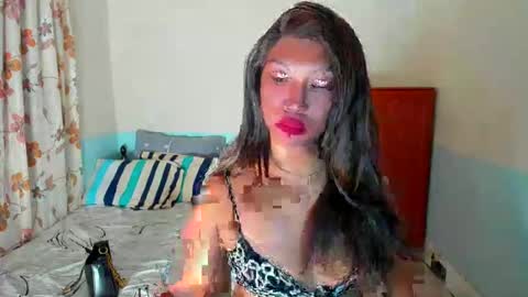 Snapshot of olivia_johnson69x chatting on 02-10-25, 01:01 OLIVIA online show from 02-10-25, 01:01