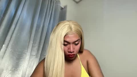 Snapshot of olivia_johnson69x chatting on 02-11-25, 02:02 OLIVIA online show from 02-11-25, 02:02