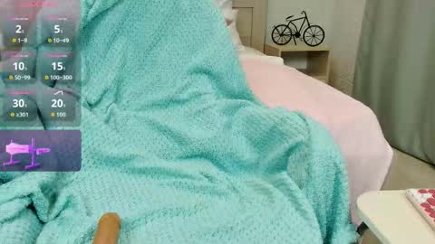 Snapshot of olivia_k_ chatting on 10-06-25, 12:19 Olivia Hi guys Follow me online show from 10-06-25, 12:19