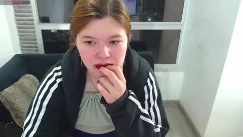 olivia_martine online show from 12-22-24, 08:49