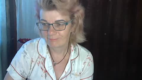 Olivia Mia online show from 07-12-26, 11:45