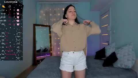 Olivia online show from 03-03-25, 02:26