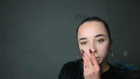 Olivia online show from 10-31-25, 11:17