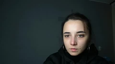 Olivia online show from 11-23-25, 05:46