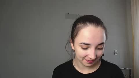 Olivia online show from 04-18-26, 11:36