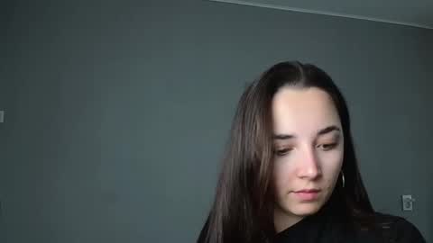 Snapshot of olivia_oliv chatting on 05-30-26, 10:23 Olivia online show from 05-30-26, 10:23