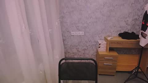 Snapshot of olivia_red_ chatting on 12-28-24, 02:11 Olivia online show from 12-28-24, 02:11