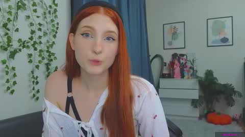  OLIVIA    online show from 11-24-25, 09:03