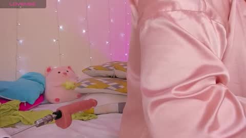 olivia_s19 online show from 02-03-26, 06:22