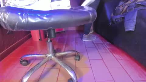   online show from 02-08-25, 01:01