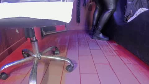   online show from 02-23-25, 01:21