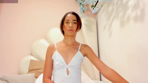 Snapshot of olivia_stevens_ chatting on 02-15-25, 10:52 Olivia online show from 02-15-25, 10:52