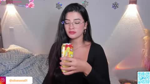 Snapshot of olivia_wiston chatting on 12-24-24, 07:28 Olivia 40 off online show from 12-24-24, 07:28