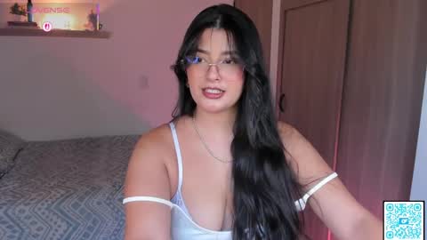 Snapshot of olivia_wiston chatting on 10-02-25, 09:55 Olivia 40 off online show from 10-02-25, 09:55
