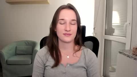 Snapshot of oliviaaa2003 chatting on 12-01-24, 09:48 Oliwiaa2004 online show from 12-01-24, 09:48