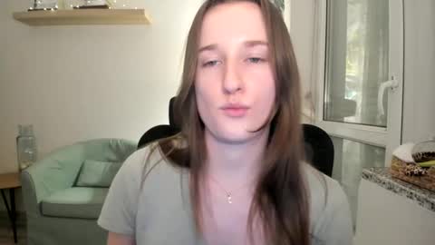 Snapshot of oliviaaa2003 chatting on 01-16-25, 09:40 Oliwiaa2004 online show from 01-16-25, 09:40