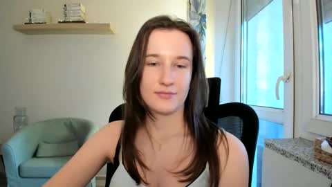 Snapshot of oliviaaa2003 chatting on 01-30-25, 12:06 Oliwiaa2004 online show from 01-30-25, 12:06