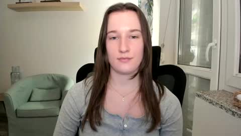 Snapshot of oliviaaa2003 chatting on 02-03-25, 05:56 Oliwiaa2004 online show from 02-03-25, 05:56