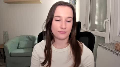 Snapshot of oliviaaa2003 chatting on 02-13-25, 12:24 Oliwiaa2004 online show from 02-13-25, 12:24