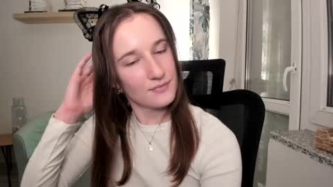 Snapshot of oliviaaa2003 chatting on 02-15-25, 09:26 Oliwiaa2004 online show from 02-15-25, 09:26