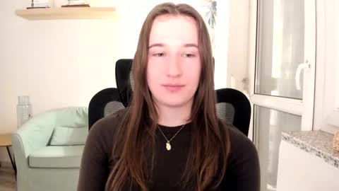 Snapshot of oliviaaa2003 chatting on 03-01-25, 10:21 Oliwiaa2004 online show from 03-01-25, 10:21