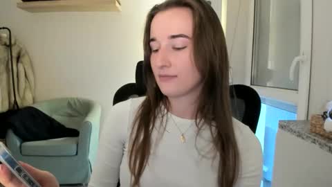 Oliwiaa2004 online show from 12-21-25, 12:12