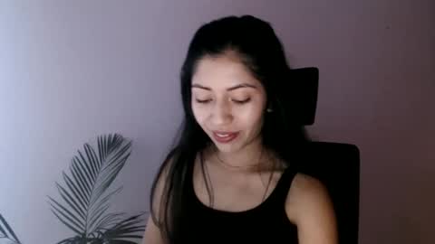 Snapshot of oliviaaa__ chatting on 04-28-26, 04:23 oliviaaa__ online show from 04-28-26, 04:23