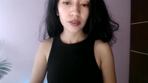 Snapshot of oliviaaa__ chatting on 05-26-26, 04:25 oliviaaa__ online show from 05-26-26, 04:25